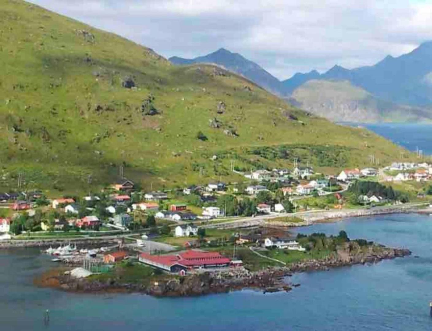 Leilighet Med Balkong Og Havutsikt Pa Napp. Exterior foto