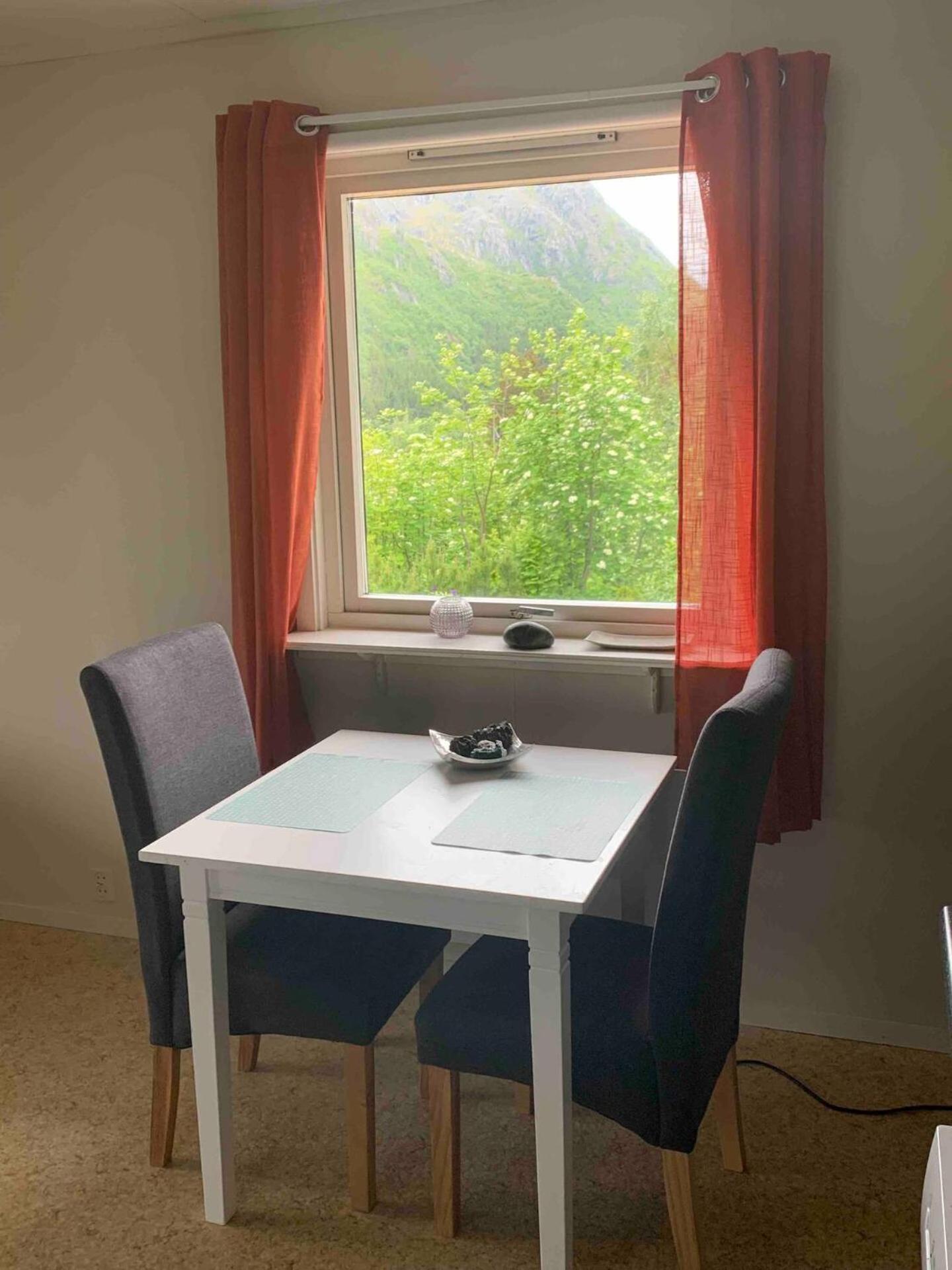 Leilighet Med Balkong Og Havutsikt Pa Napp. Exterior foto